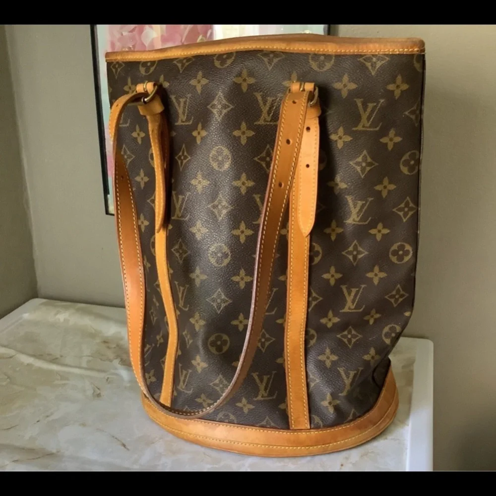 Louis Vuitton Monogram Canvas Tote Bag - Picture 2 of 10